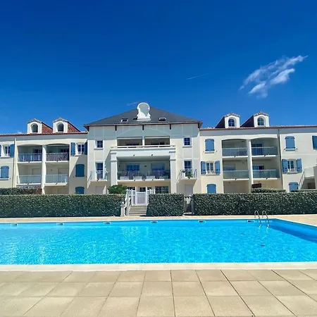 Apartmán Avec Piscine A 150m De La - 2 Chambres, Wifi, Parking, Terrasse, Jardin - Fr-1-231-296